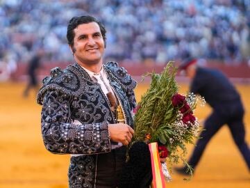 El torero Jos&eacute; Antonio Morante de la Puebla durante la primera corrida del abono taurino en la Real Maestranza de Caballer&iacute;a. A 5 de abril de 2026, en Sevilla (Andaluc&iacute;a, Espa&ntilde;a). Cada Domingo de Resurrecci&oacute;n, la temporada taurina da comienzo en la emblem&aacute;tica plaza de toros de la Maestranza de Sevilla. Este a&ntilde;o, Morante, Roca Rey y David de Miranda inauguran la temporada 2026 con la corrida de toros de la ganader&iacute;a de Garc&iacute;grande. 05 ABRIL 2026 Joaqu&iacute;n Corchero / Europa Press 05/04/2026