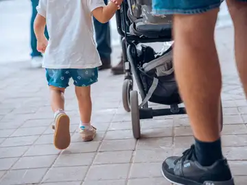 Servicios mínimos para la huelga en Infantil: un director y un maestro por cada 12 bebés y 18 niños de hasta 2 años Servicios mínimos para la huelga en Infantil: un director y un maestro por cada 12 bebés y 18 niños de hasta 2 años