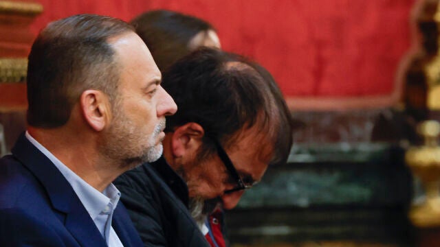 Jos&eacute; Luis &Aacute;balos y su exasesor Koldo Garc&iacute;a, en el juicio que se celebra en el Tribunal Supremo