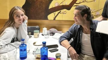 Mario Casas y Melyssa Pinto eligieron el primer japon&eacute;s de Espa&ntilde;a para su primera foto juntos: Samuel L. Jackson y John Travolta ya lo conoc&iacute;an