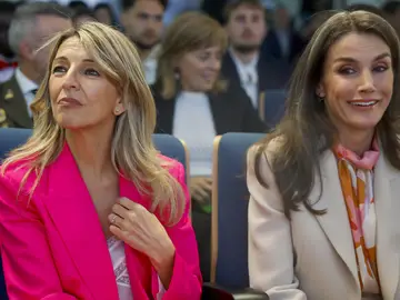 La Reina Letizia y Yolanda Díaz. La Reina Letizia y Yolanda Díaz.