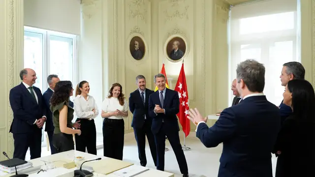 El presidente del PP, Alberto Núñez Feijóo, con el Gobierno de la Comunidad de Madrid El presidente del PP, Alberto Núñez Feijóo, con el Gobierno de la Comunidad de Madrid