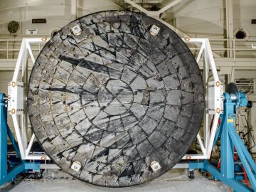 El escudo t&eacute;rmico de la Ori&oacute;n de Artemis I despu&eacute;s del amerizaje