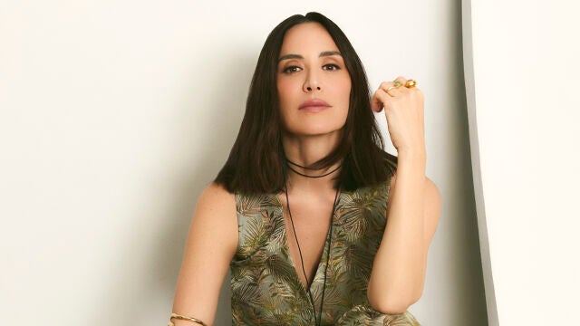 El look de Tamara Falc&oacute;.