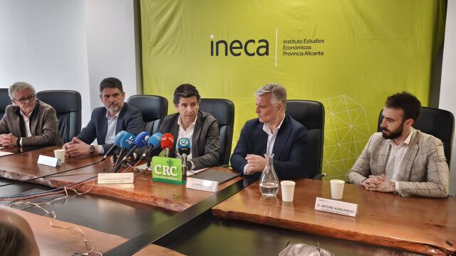 El presidente de Ineca, Alfredo Mill&aacute;, en la rueda de prensa de Ineca de hoy en Alicante 