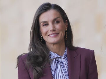 El look de la Reina Letizia en Lleida.