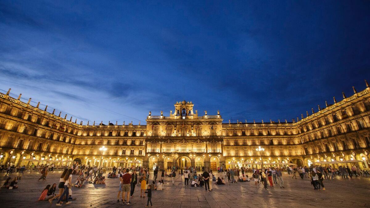 Ni la de Madrid, ni la de Sevilla: Esta es la Plaza Mayor más bonita de España, según la revista "Viajar"