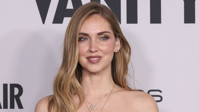 Chiara Ferragni con maquillaje de invitada perfecta.
