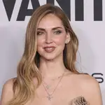 Chiara Ferragni con maquillaje de invitada perfecta.