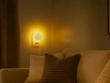 La luz nocturna con sensor que evita golpes de madrugada sin encender toda la casa Luz Nocturna con Sensor de Movimiento