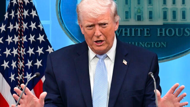 April 6, 2026, %G: (NEW) Press Conference With US President Donald Trump at The White House. April 6, 2026, Washington DC, Maryland, USA: The United States President, Donald J. Trump held a press conference in James S. Brady Press Briefing Room during the Easter Egg Roll at the White House with the presence of (L-R) President Trump, Pete Hegseth United States Secretary of War (formerly Secretary of Defense) and Chairman of the Joint Chiefs of Staff General Dan Caine. The President Trump spoke...