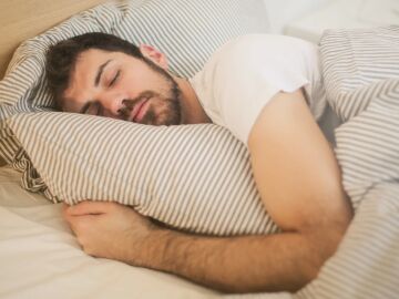 Imagen de archivo de una persona durmiendo