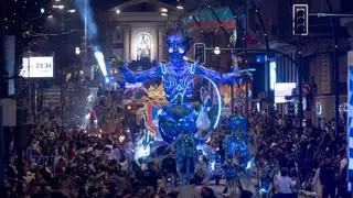 Desfile del Entierro de la Sardina en Murcia MURCIA, 11/04/2026.- Desfile del Entierro de la Sardina, declarado fiesta de interés turístico internacional, al que asisten miles de personas, este sábado, día grande de las Fiestas de Primavera de Murcia. EFE/Marcial Guillén