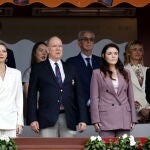 Los looks de Charlene y Carlota. 