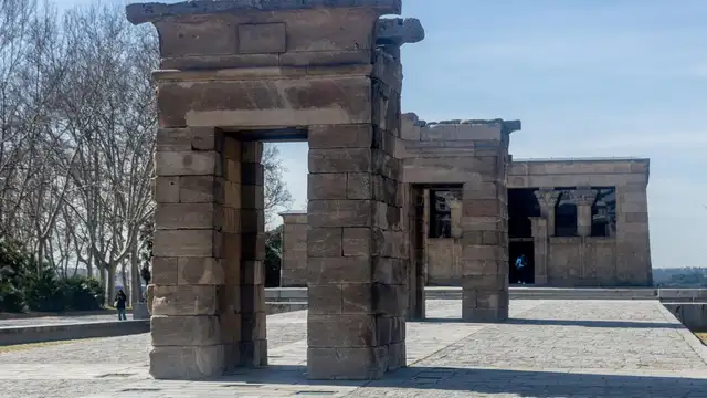 El Ayuntamiento aclara que los desperfectos por vandalismo en el Templo de Debod "son de hace varios años" El Ayuntamiento aclara que los desperfectos por vandalismo en el Templo de Debod "son de hace varios años"