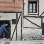 Casa del Abuelo en Cevico de la Torre(Palencia), casa del siglo XIX donde se muestra se muestra el ambiente de una casa de agricultores con sus muebles y objetos de uso diario, en la imagen Juan Carlos Garc&iacute;a