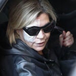 Terelu Campos a su salida de la cl&iacute;nica oftalmol&oacute;gica tras su operaci&oacute;n