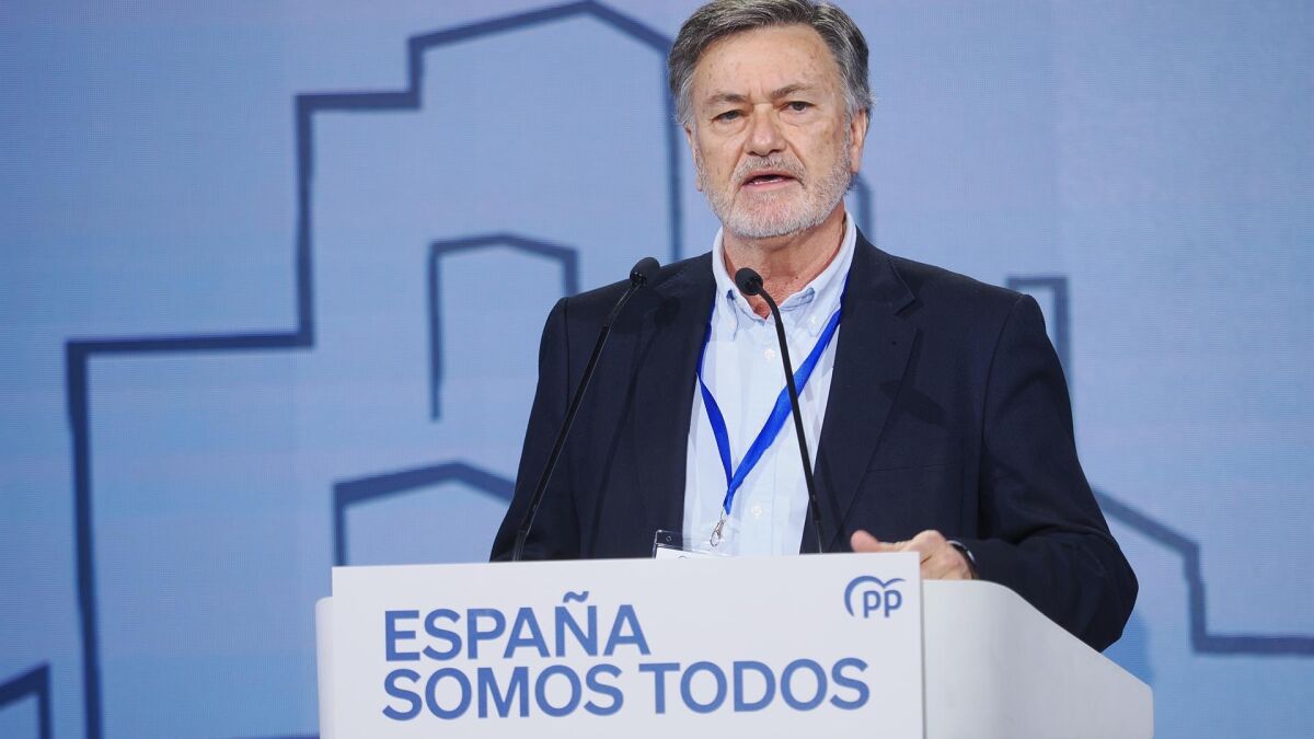 El PP propone a Francisco Vázquez como presidente de las Cortes de Castilla y León