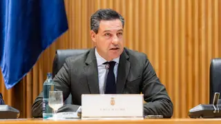 El eurodiputado, Raúl de la Hoz, participa en la mesa de debate ‘El sector de la recarga ultrarrápida y su rol en la descarbonización’, celebrada en el Congreso de los Diputados El eurodiputado, Raúl de la Hoz, participa en la mesa de debate ‘El sector de la recarga ultrarrápida y su rol en la descarbonización’, celebrada en el Congreso de los Diputados