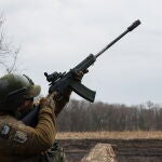 Ucrania.- Rusia confirma que ha retomado los ataques contra Ucrania tras el fin de la tregua decretada por la Pascua