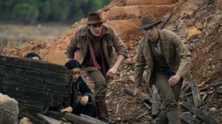 Hero Fiennes Tiffin y D&oacute;nal Finn en una escena de 'El Joven Sherlock'