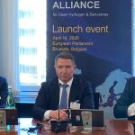 Izquierda a derecha los CEOs de Moeve, Maarten Wetselaar, Ollie Sipil&auml;, de Gasgrid Finlandia; y Miguel &Aacute;ngel L&oacute;pez Borrego, de Thyssenkrupp &amp; Thyssenkrupp Decarbon Technologies, durante la presentacion de la ERA en Bruselas