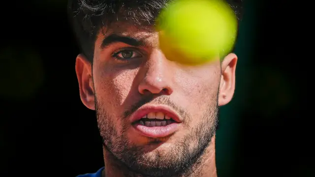 Entrenamiento de Carlos Alcaraz GRAFCAT1073. BARCELONA, 13/04/2026.- El tenista español Carlos Alcaraz durante el entrenamiento que ha realizado esta mañana en el ATP 500 Barcelona Open Banc Sabadell-Trofeo Conde de Godó. EFE/Enric Fontcuberta