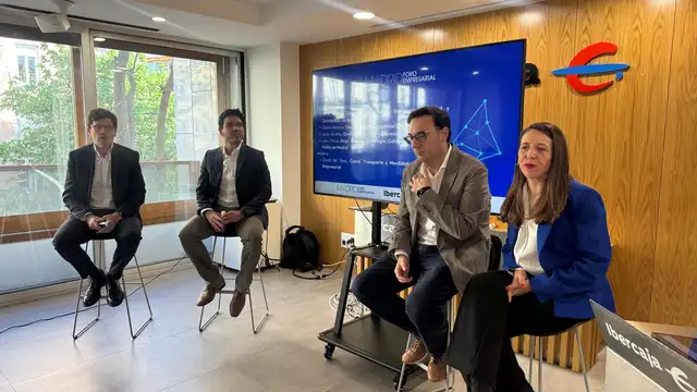 Representantes de Metro de Madrid, Cabify, Alsa e Iberia durante la jornada Representantes de Metro de Madrid, Cabify, Alsa e Iberia durante la jornada