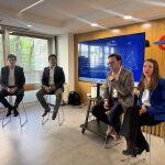 Representantes de Metro de Madrid, Cabify, Alsa e Iberia durante la jornada