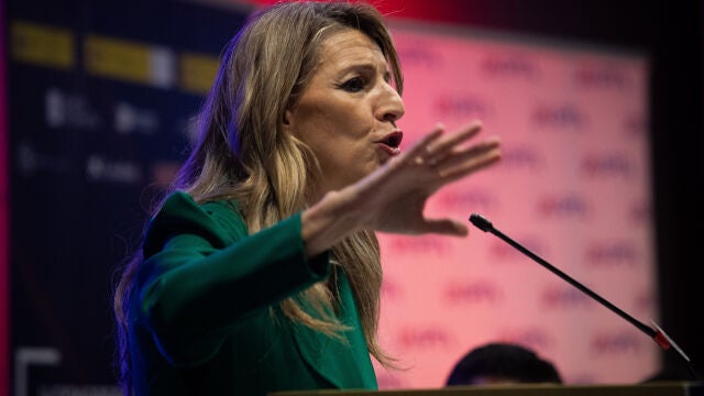 La vicepresidenta segunda del Gobierno y ministra de Trabajo y Econom&iacute;a Social, Yolanda D&iacute;az, durante la clausura del II Congreso nacional de relevo generacional del trabajo aut&oacute;nomo, a 15 de abril de 2026, en Vilagarc&iacute;a de Arousa, Galicia (Espa&ntilde;a). El congreso est&aacute; organizado por la Uni&oacute;n de Profesionales y Trabajadores Aut&oacute;nomos de Espa&ntilde;a (UPTA) 15 ABRIL 2026 Adri&aacute;n Irago / Europa Press 15/04/2026