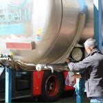 Alcal&aacute;.- El Ayuntamiento mantiene el reparto de agua con cisternas y suministro prioritario a centros sensibles