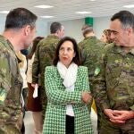 La ministra de Defensa, Margarita Robles, durante su visita este mi&eacute;rcoles al contingente espa&ntilde;ol en el Cuartel General Supremo de la OTAN.