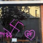 Pablo Iglesias denuncia un nuevo ataque con simbolog&iacute;a nazi contra la taberna Garibaldi
