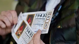 El pago del Gordo vendido por la comisión de fiestas de Villamanín (León) finaliza con dos intentos de estafa y una denuncia El pago del Gordo vendido por la comisión de fiestas de Villamanín (León) finaliza con dos intentos de estafa y una denuncia