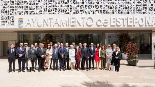 Encuentro entre el Ayuntamiento de Estepona y el Cuerpo Consular de M&aacute;laga.REMITIDA / HANDOUT por AYUNTAMIENTO DE ESTEPONAFotograf&iacute;a remitida a medios de comunicaci&oacute;n exclusivamente para ilustrar la noticia a la que hace referencia la imagen, y citando la procedencia de la imagen en la firma16/04/2026