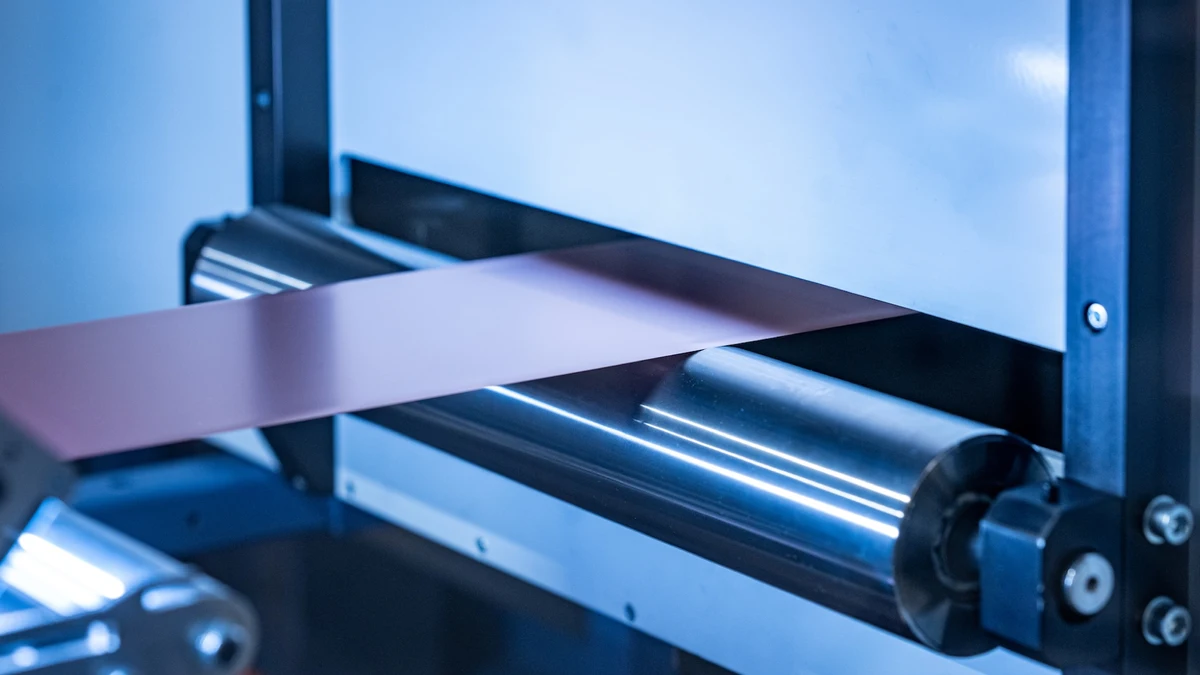 BMW revoluciona sus fábricas de baterías con IA: la mitad de residuos y el doble de velocidad