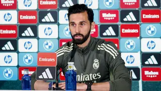 Rueda de prensa del Real Madrid MADRID, 23/04/2026.- El entrenador del Real Madrid, Álvaro Arbeloa, da una rueda de prensa antes del entrenamiento del equipo en la ciudad deportiva del club de Valdebebas este jueves, en la víspera del partido de la trigésima segunda jornada de LaLiga EA Sports que disputará contra el Real Betis en el estadio de La Cartuja. EFE/ Daniel Gónzalez