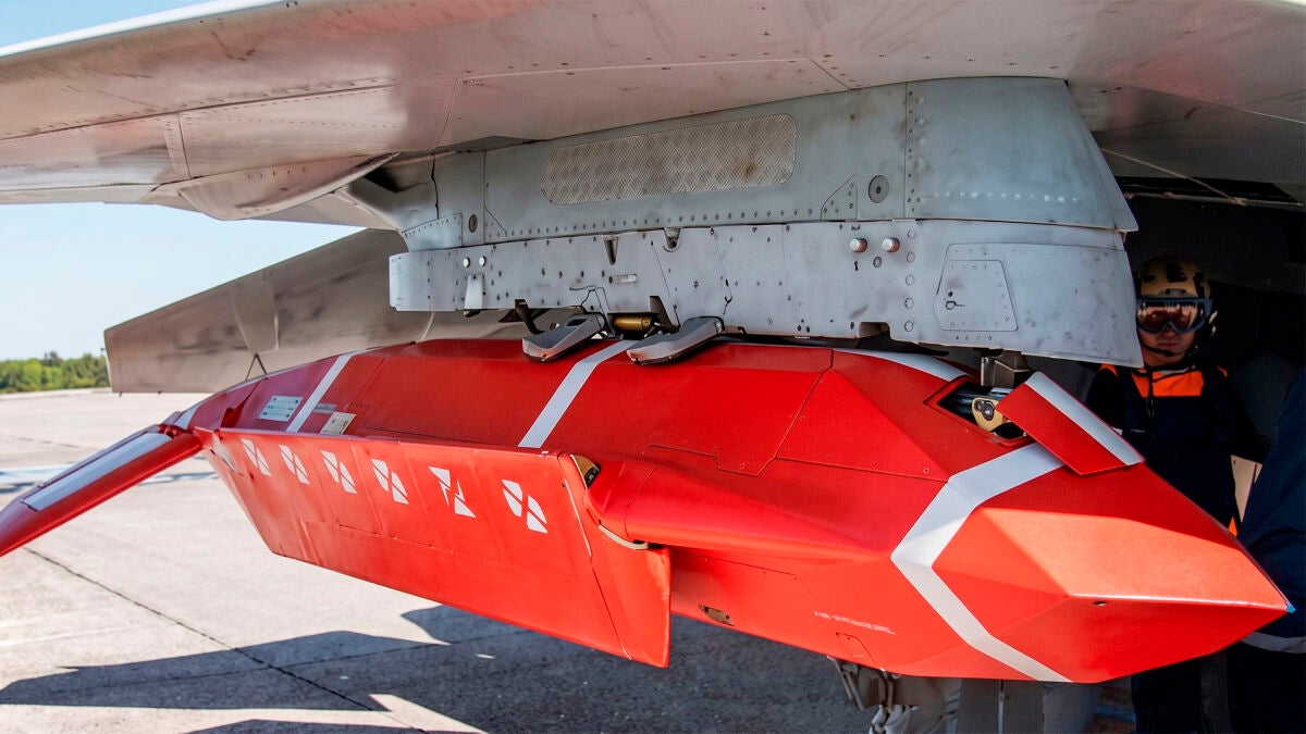 Rusia estrena misil furtivo en combate: Ucrania destripa el S-71K pieza a pieza