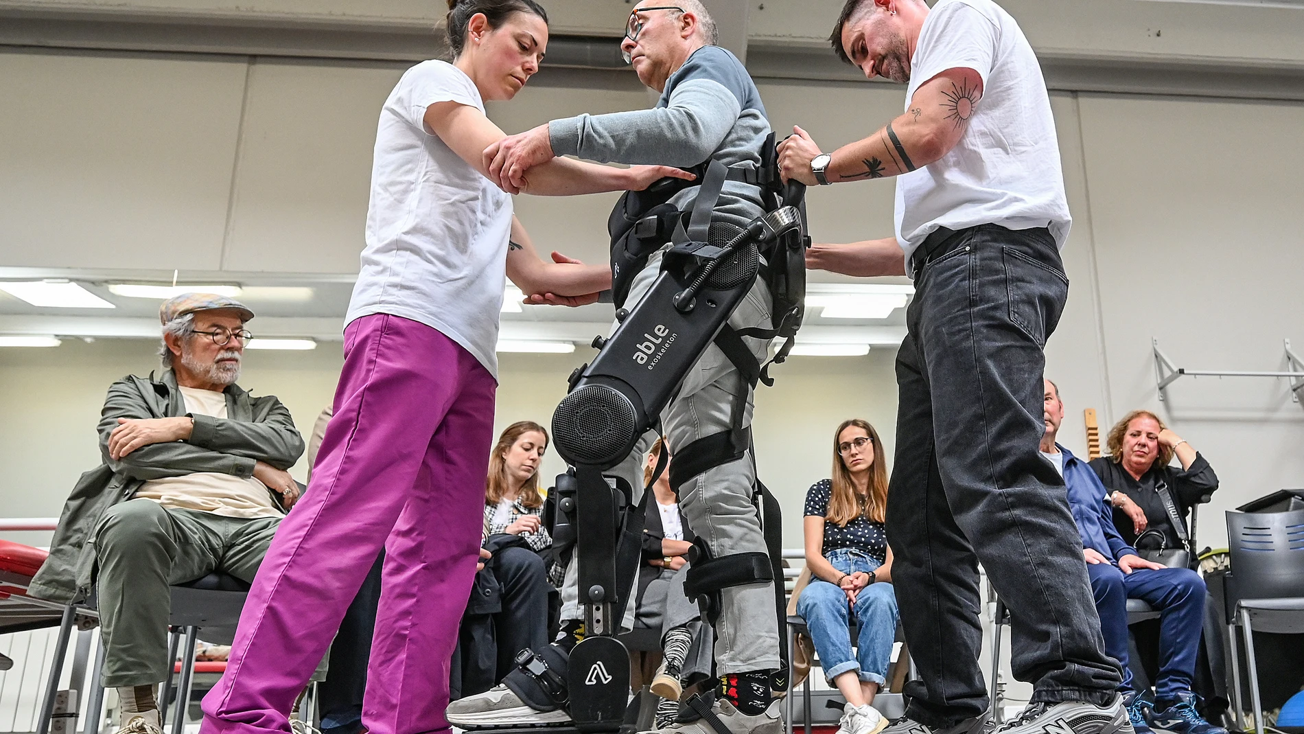Aspaym presenta en Burgos un exoesqueleto robótico para mejorar la rehabilitación de pacientes neurológicos