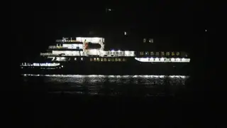 Unas 1.700 personas permanecen confinadas este miércoles a bordo de un crucero en Burdeos Unas 1.700 personas permanecen confinadas este miércoles a bordo de un crucero en Burdeos