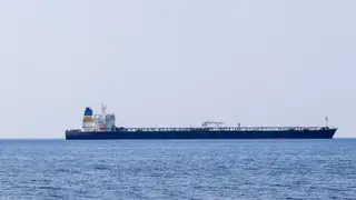 El Gobierno admite el riesgo de la 'flota fantasma' rusa, con 50 barcos detectados junto a Canarias cada semana (Foto de ARCHIVO) March 23, 2026, Marseille, Bdr, France: The Deyna, an oil tanker belonging to the Russian 'ghost fleet', is currently anchored at Fos-sur-Mer, having been boarded by the French Navy off the coast of Algeria. Under the watch of two French Navy vessels, it is anchored in the harbour of Fos-sur-Mer, awaiting inspection. Europa Press/Contacto/Gilles Bader 23/03/2026 ONLY FOR USE IN SPAIN