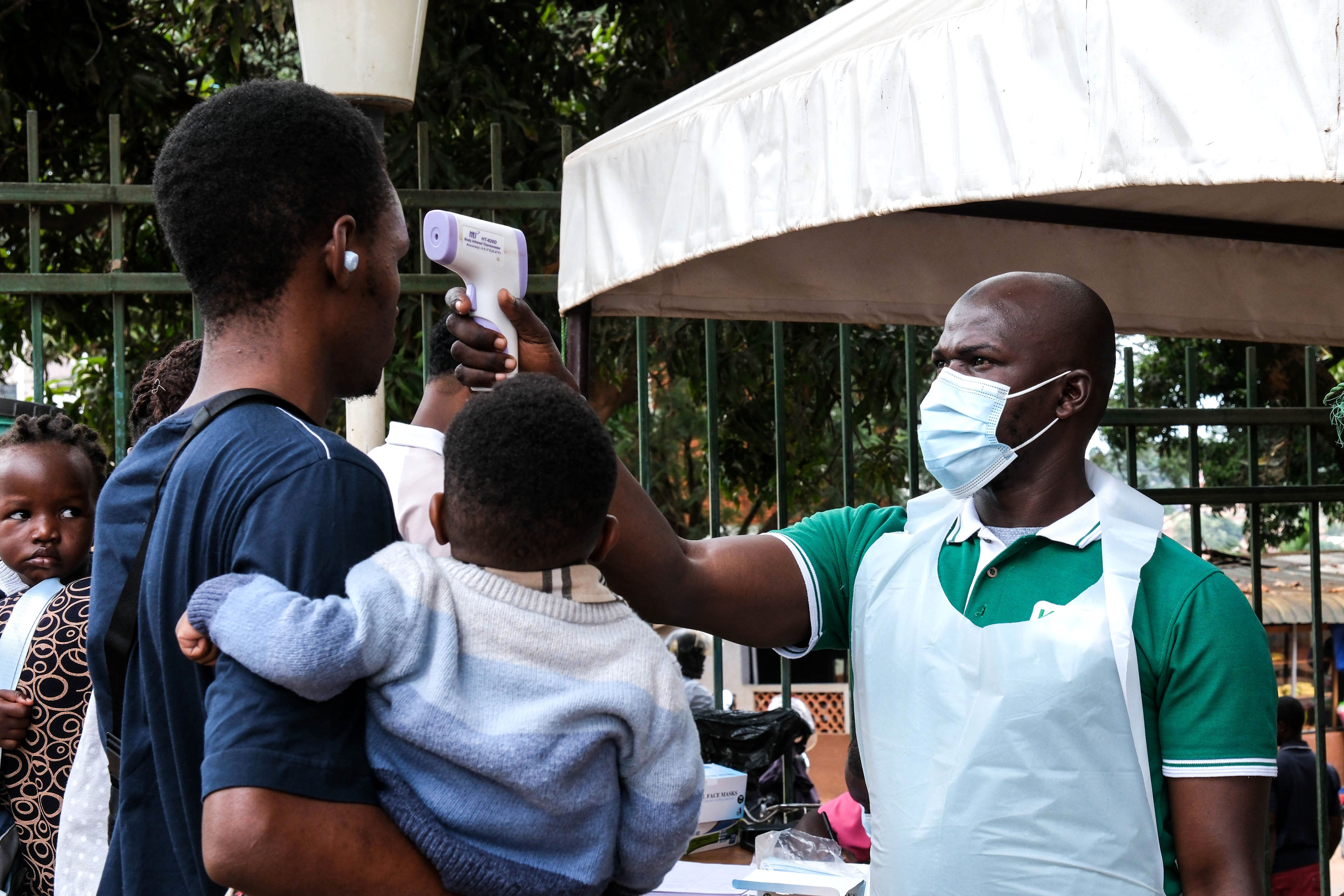 África ensayará una vacuna para contener el ébola en el Congo
