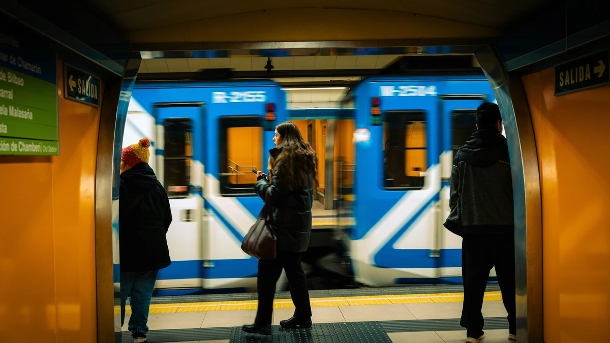 Las empresas deberán poner en marcha medidas como fomentar el uso del transporte colectivo o compartido.