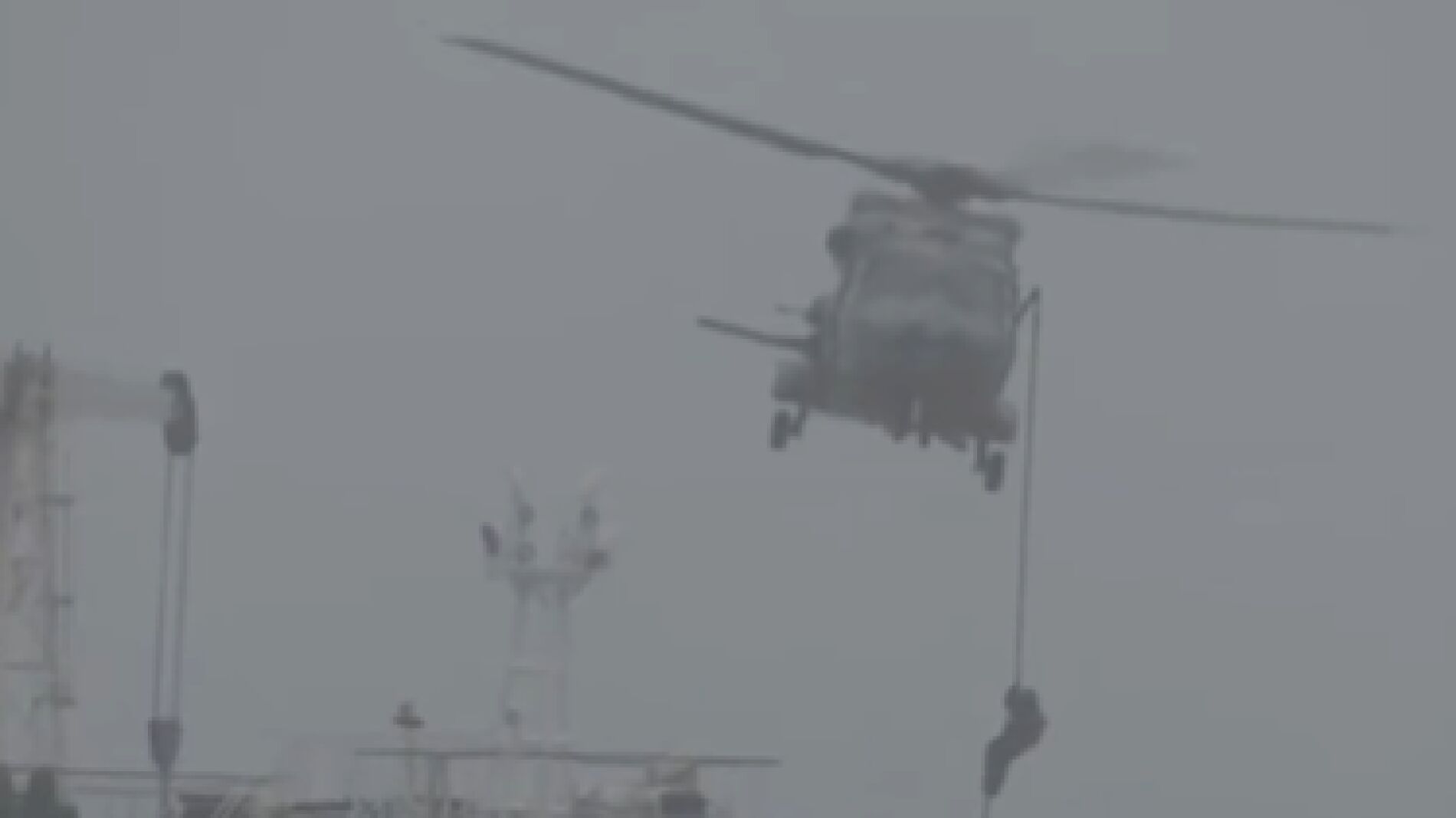 La Armada francesa asesta un golpe naval a la flota rusa al incautar un petrolero de la "flota fantasma" de Putin