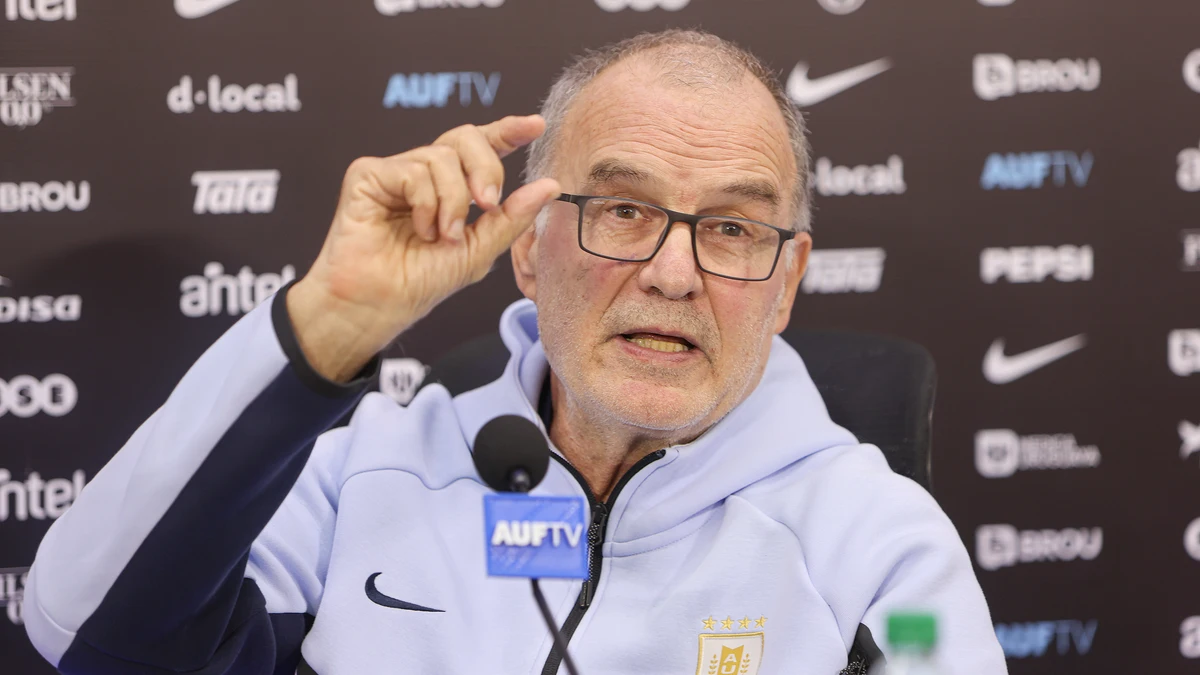 Bielsa destaca a Valverde y dice que "es un jugador verificado en tres posiciones"