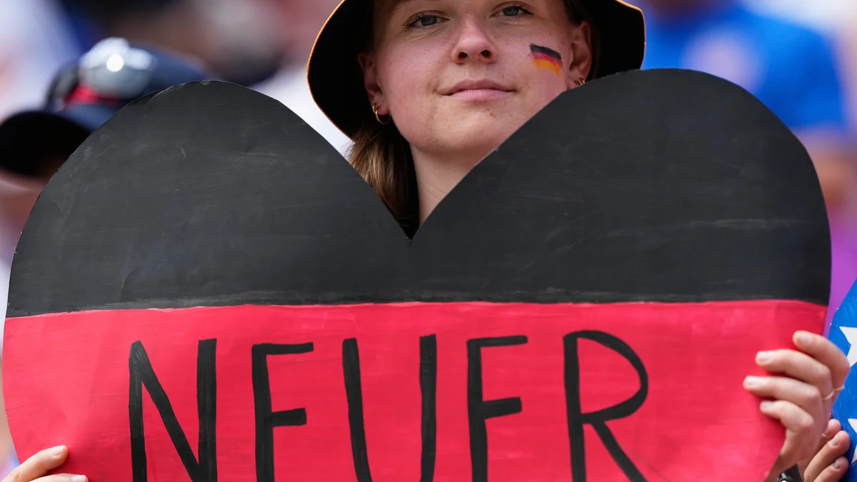 Seguidora alemana con pancarta de apoyo a Neuer