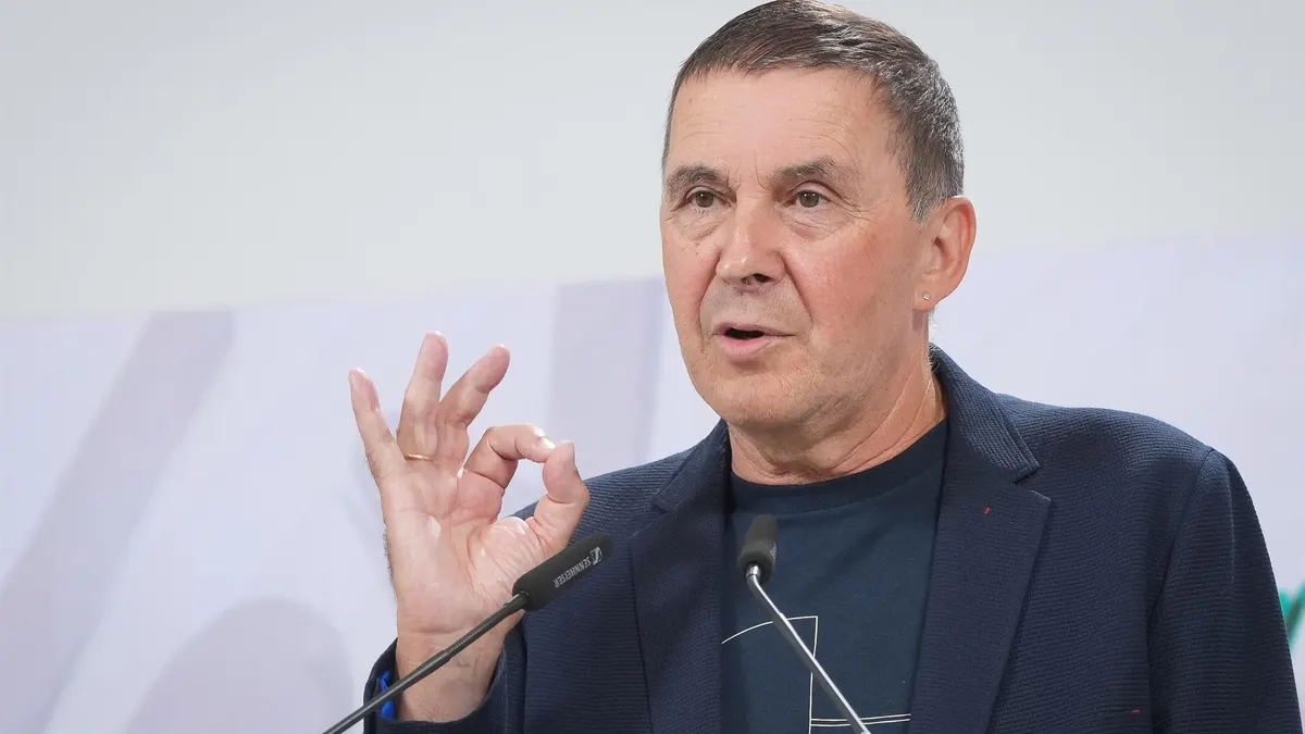 Otegi respalda la gestión de la alcaldesa de Errenteria ante las denuncias de abusos en una escuela de bertsolarismo