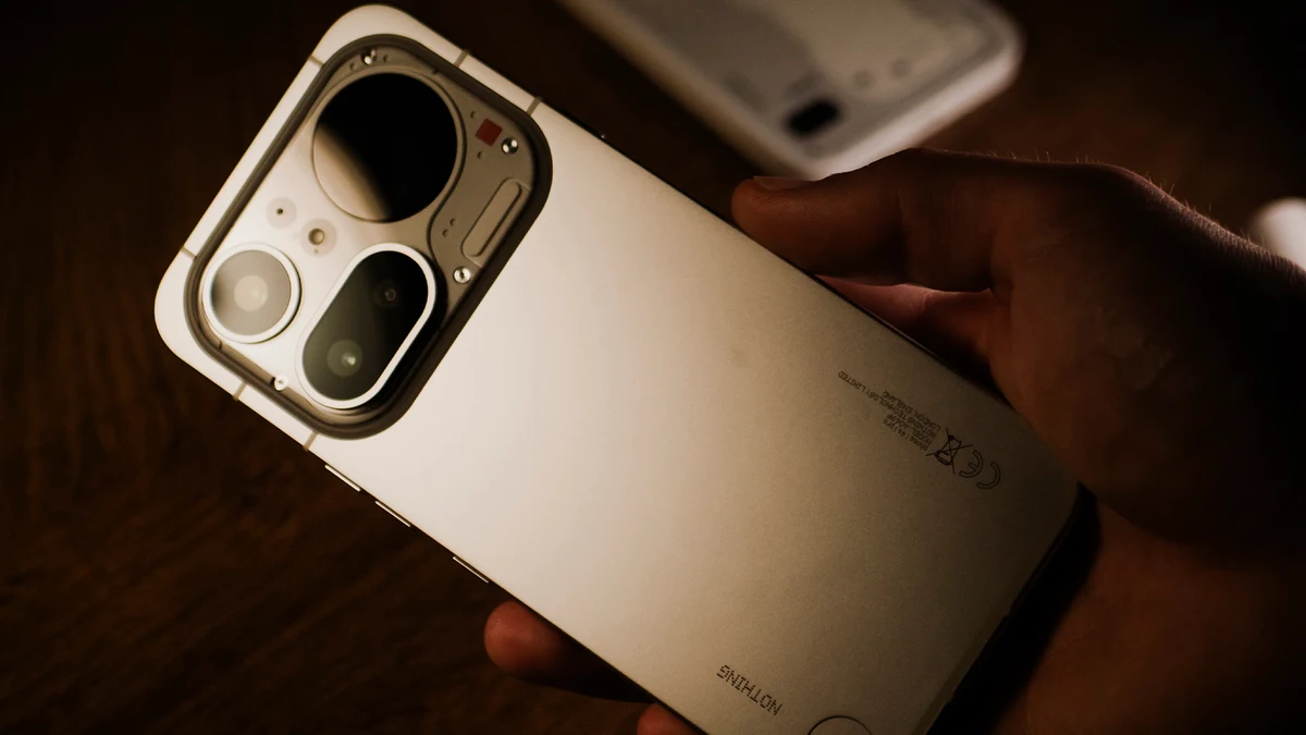 parte-trasera-del-nothing-phone-4a-pro