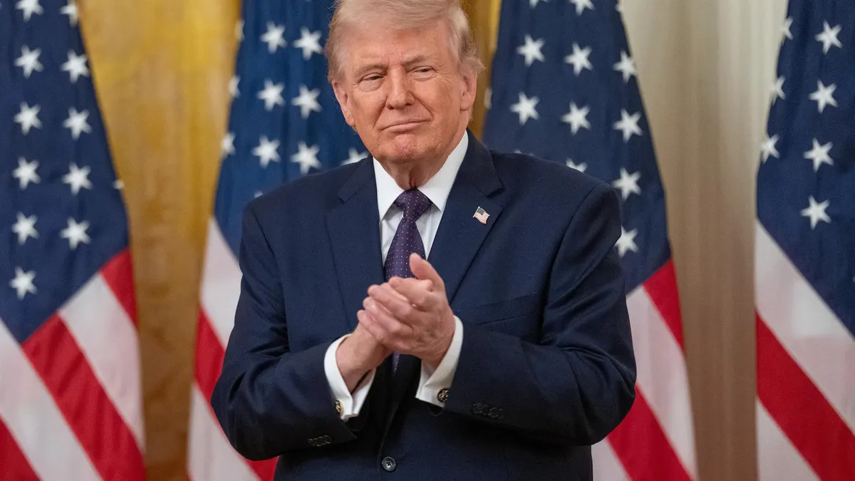 Irán.- Trump anuncia más ataques contra Irán y avanza que EEUU tomará la isla de Jark "en un futuro no muy lejano"