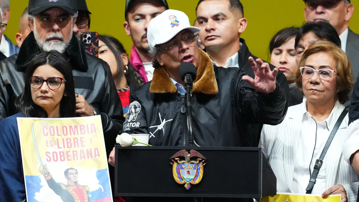 Petro pide a Trump "no intervenir" en la campaña electoral de las presidenciales de Colombia